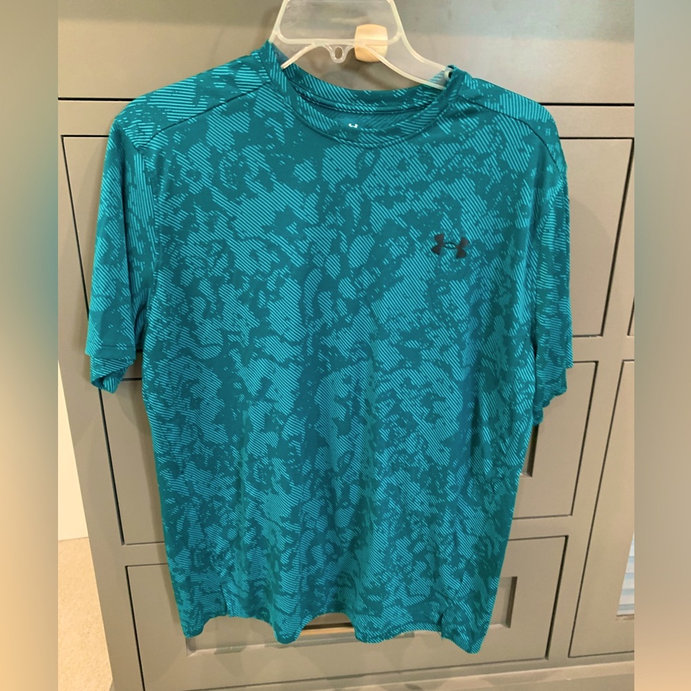 Under armour print athletic tee